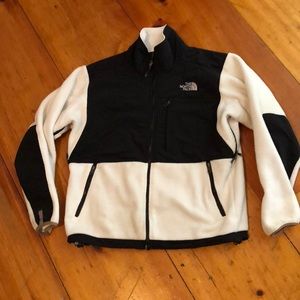 Women’s North Face Fleece Jacket. Small. White